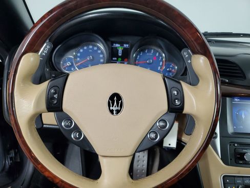 Used 2013 Maserati GranTurismo Sport image 33