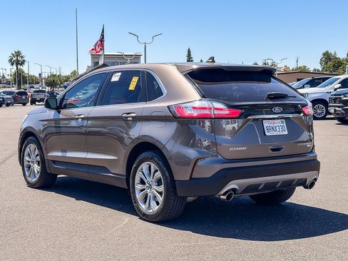 Used 2019 Ford Edge Titanium w/ Equipment Group 301A AWD/4WD image 2