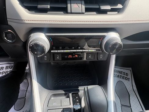 Used 2025 Toyota RAV4 XLE w/ Convenience Package AWD/4WD image 26