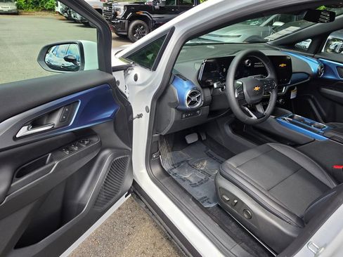 New 2026 Chevrolet Equinox EV LT AWD/4WD image 19