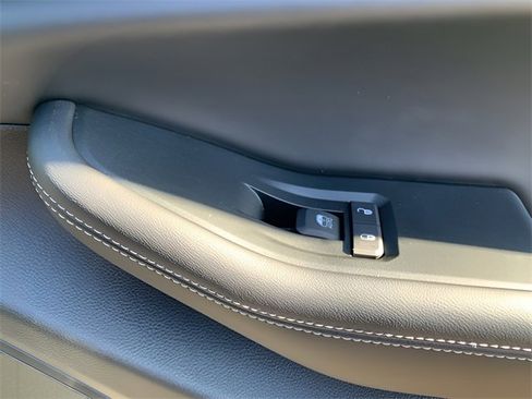 New 2025 Jeep Grand Cherokee L Limited w/ Luxury Tech Group II image 33