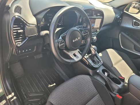 Used 2023 Kia Soul EX FWD image 9