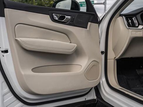 New 2026 Volvo XC60 B5 Ultra w/ Protection Package Premier image 38