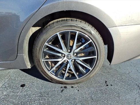 Used 2024 Toyota Camry SE image 11