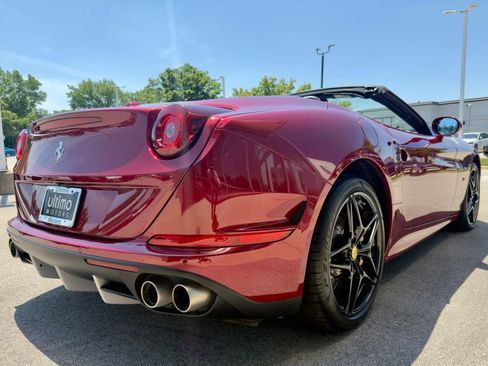 Used 2015 Ferrari California T RWD image 11