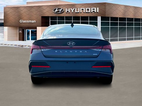 New 2025 Hyundai Elantra SEL image 6