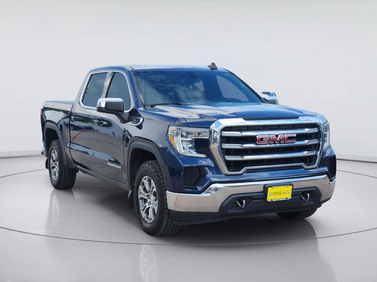 Certified 2020 GMC Sierra 1500 SLE w/ SLE Value Package AWD/4WD image 3