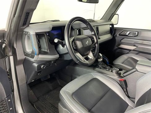 Used 2022 Ford Bronco Black Diamond image 3