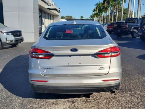 Used 2019 Ford Fusion SE image 6