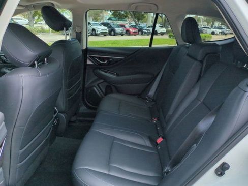 Used 2023 Subaru Outback Touring AWD/4WD image 12