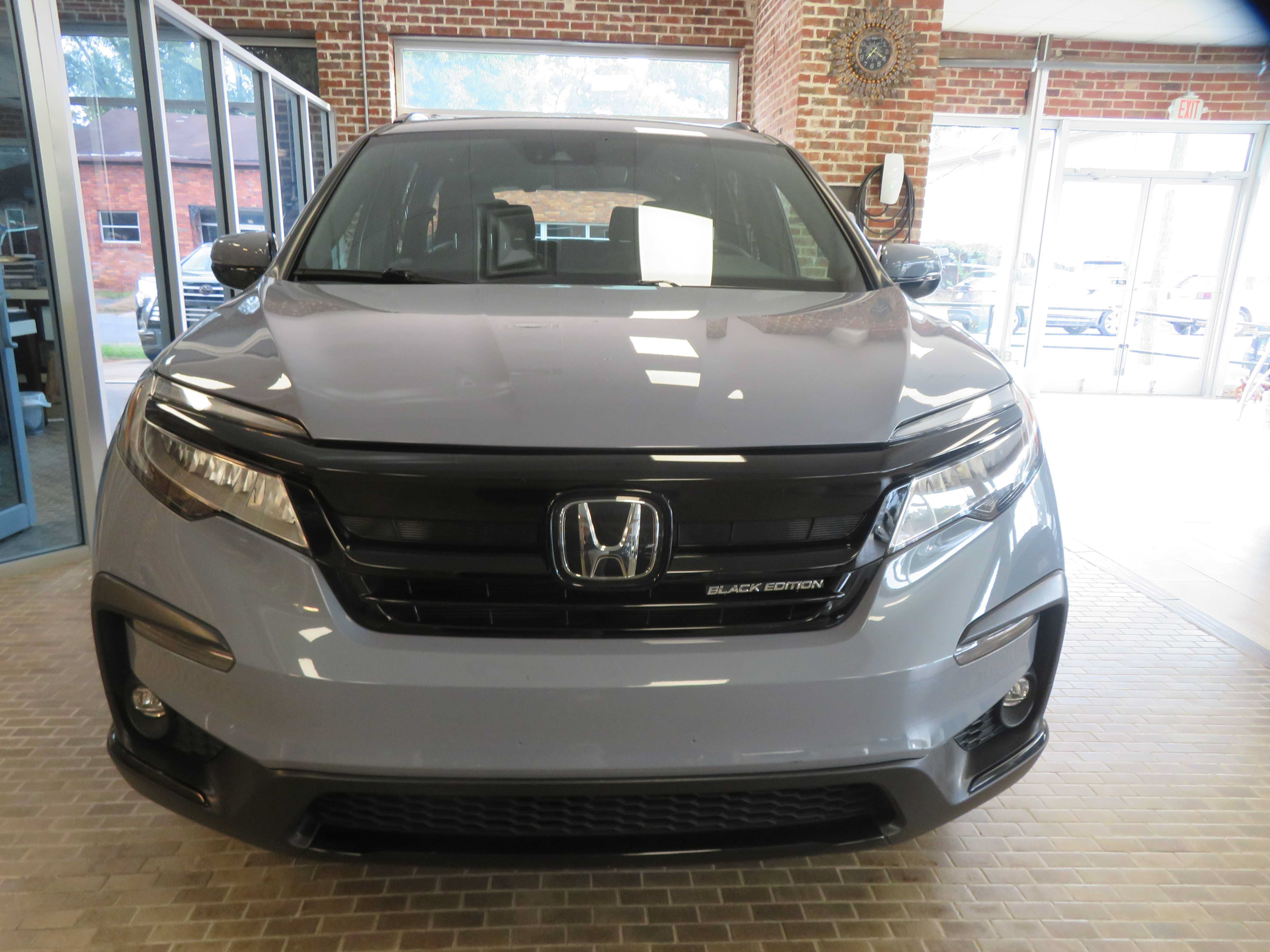 Used 2022 Honda Pilot Black Edition image 2