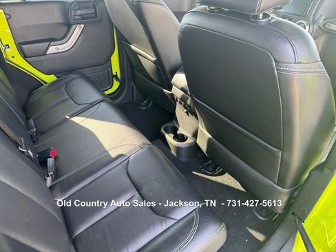 Used 2016 Jeep Wrangler Unlimited Rubicon image 35