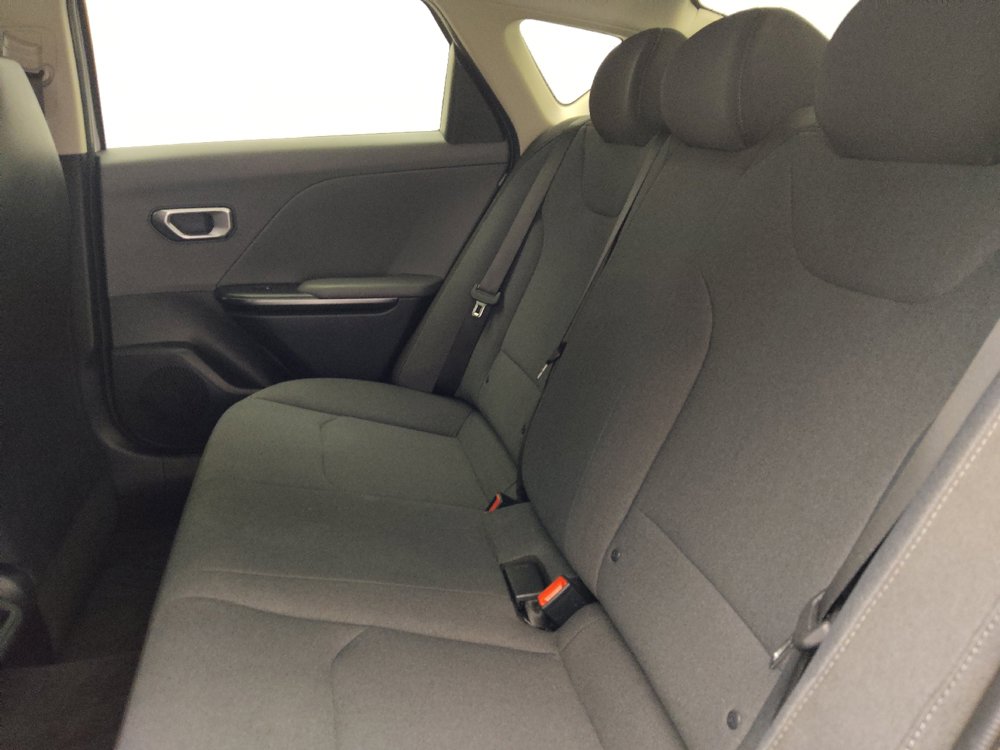 Used 2025 Kia K4 FWD image 18