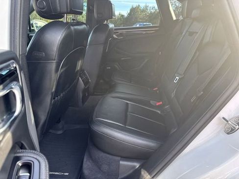 Used 2021 Porsche Macan image 31