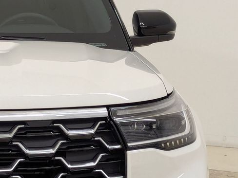 Used 2025 Ford Explorer Platinum image 11