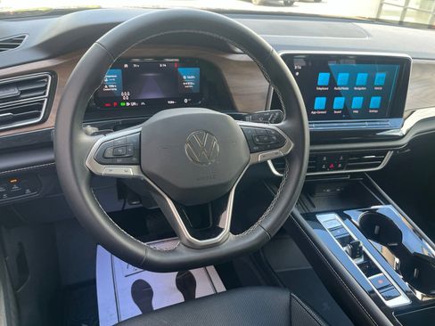 Used 2026 Volkswagen Atlas SE w/ Black Wheel Package FWD image 41