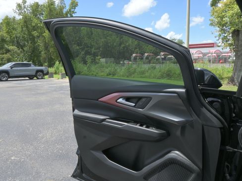 Used 2024 Chevrolet Equinox EV RS AWD/4WD image 23