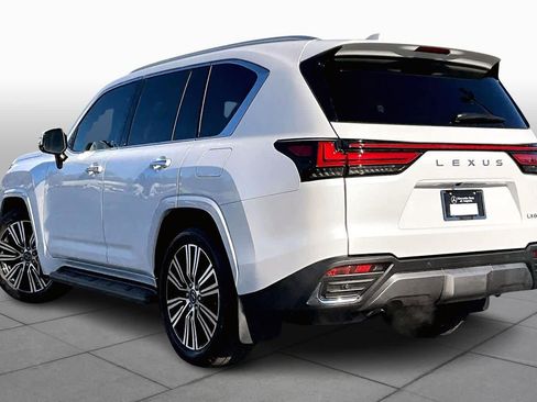 Used 2025 Lexus LX 600 4WD w/ Luxury Package image 11