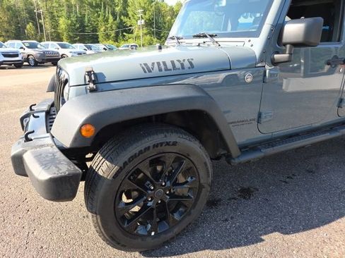 Used 2015 Jeep Wrangler Unlimited Sport w/ Dual Top Group AWD/4WD image 28