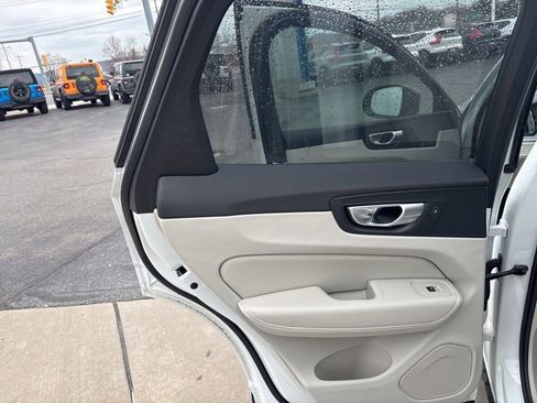 Certified 2024 Volvo XC60 T8 Ultimate w/ Protection Package Premier image 30