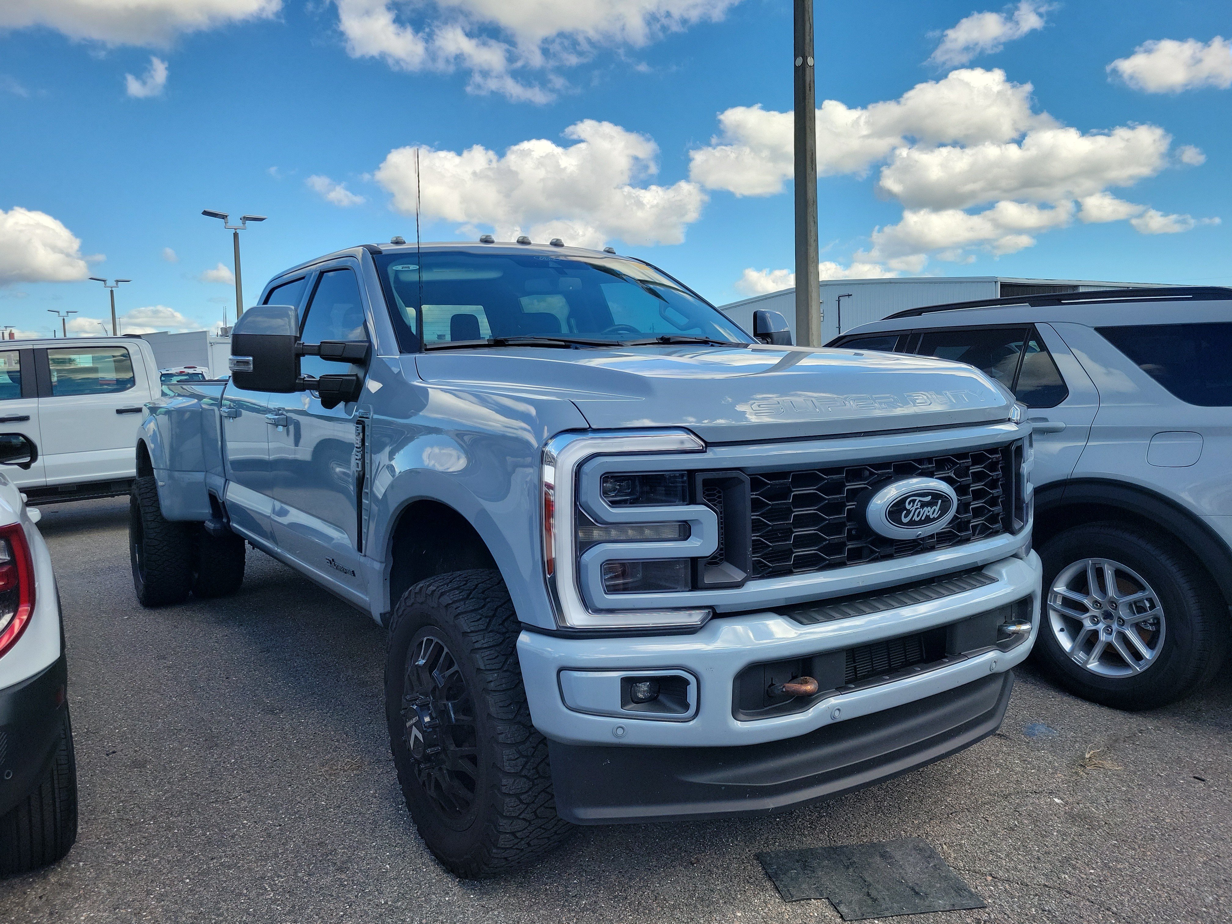 Used 2024 Ford F350 Limited w/ FX4 Off-Road Package AWD/4WD image 3