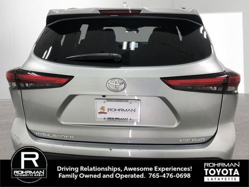 Used 2023 Toyota Highlander XSE AWD/4WD image 5