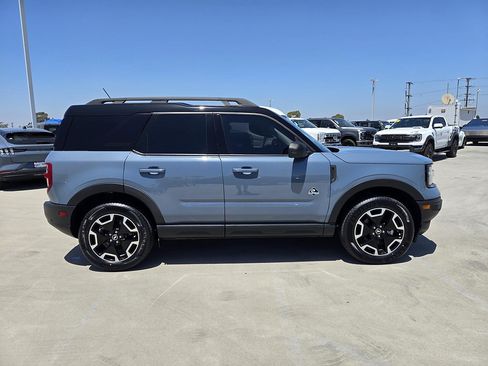 Used 2024 Ford Bronco Sport Outer Banks w/ Tech Package AWD/4WD image 2