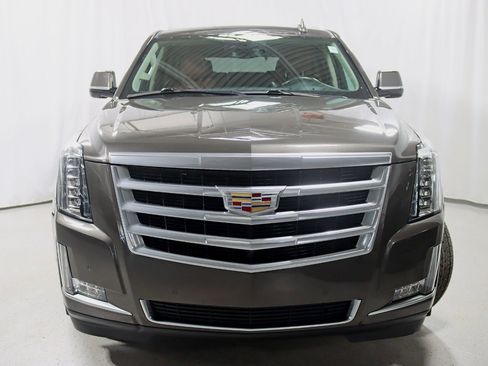 Used 2020 Cadillac Escalade Luxury AWD/4WD image 8