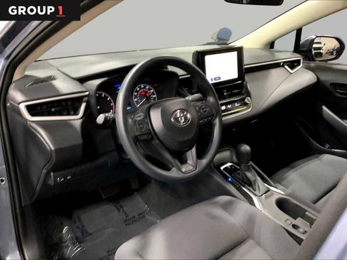 Used 2025 Toyota Corolla LE w/ LE Premium Package FWD image 18