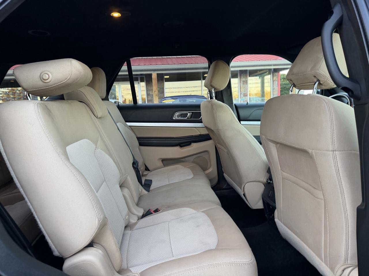 Used 2017 Ford Explorer XLT AWD/4WD image 20