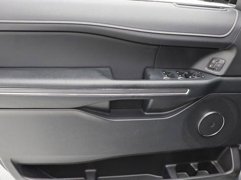 Used 2024 Ford Expedition XLT image 14