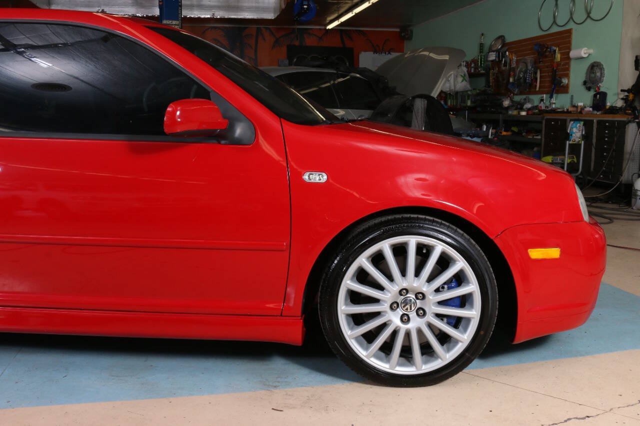 Used 2004 Volkswagen R32 AWD/4WD image 14