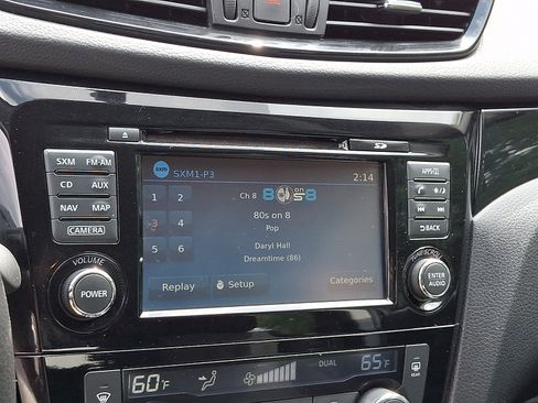 Certified 2017 Nissan Rogue Sport SV w/ SV Premium Package FWD image 18