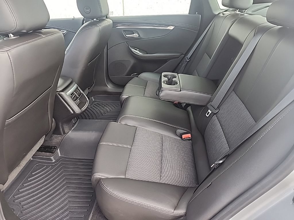 Used 2016 Chevrolet Impala LT w/ Convenience Package FWD image 20