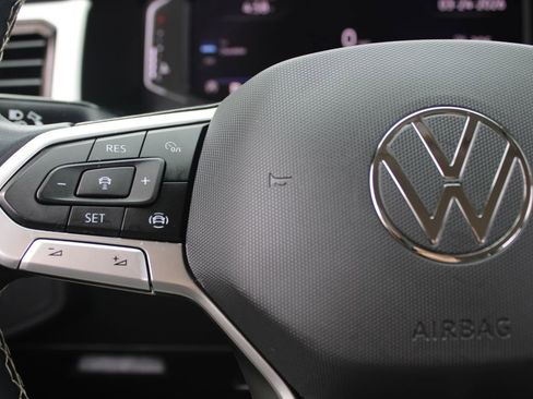 Certified 2022 Volkswagen Atlas SE w/ Black Wheel Package image 13