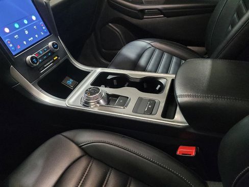 Used 2024 Ford Edge SEL image 26