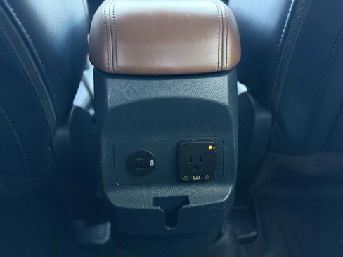 Used 2022 Ford Maverick Lariat w/ Lariat Luxury Package FWD image 43