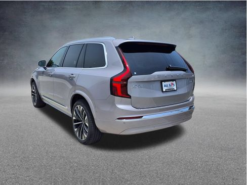 New 2026 Volvo XC90 B5 Plus AWD/4WD image 5