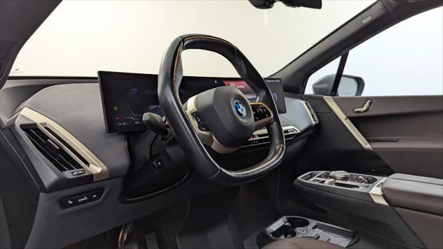 Used 2023 BMW iX xDrive50 w/ Sport Package AWD/4WD image 23