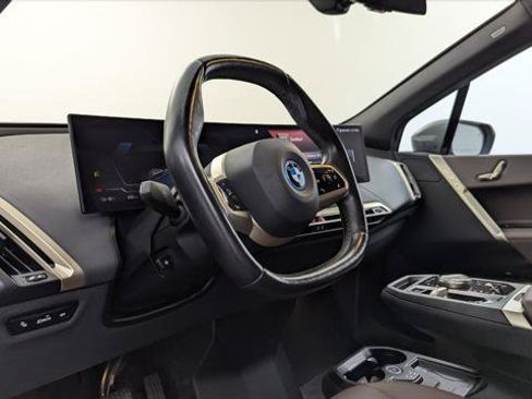 Used 2023 BMW iX xDrive50 w/ Sport Package AWD/4WD image 23