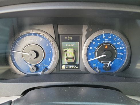 Used 2020 Toyota Sienna XLE image 38