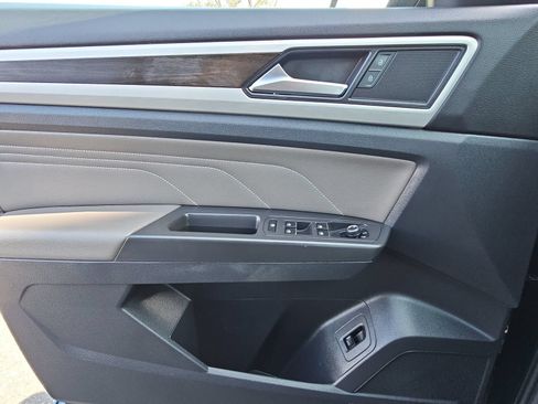 Used 2022 Volkswagen Atlas SE FWD image 28