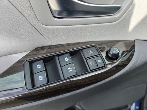 Used 2020 Toyota Sienna XLE w/ XLE Navigation Package AWD/4WD image 24