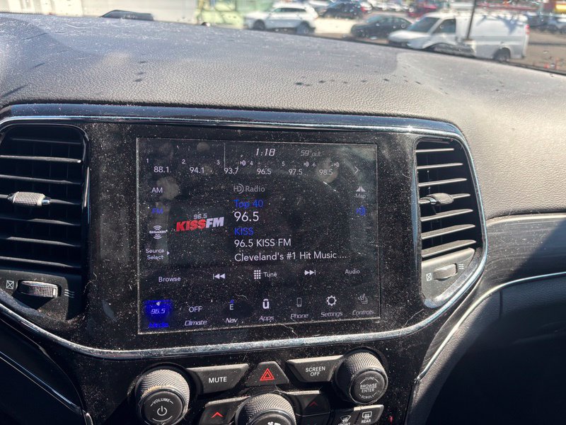 Used 2020 Jeep Grand Cherokee Limited AWD/4WD image 12