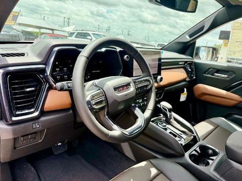 New 2026 GMC Canyon AT4 w/ Technology Plus Package AWD/4WD image 10