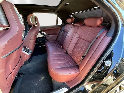 Used 2023 BMW 760i xDrive w/ Executive Package AWD/4WD image 22