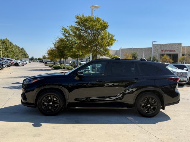 Used 2024 Toyota Highlander XLE FWD image 8