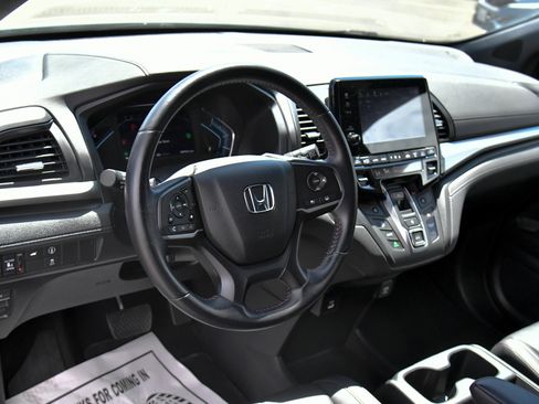 Used 2023 Honda Odyssey Sport image 16