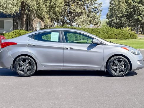 Used 2013 Hyundai Elantra GLS w/ Preferred Pkg FWD image 3