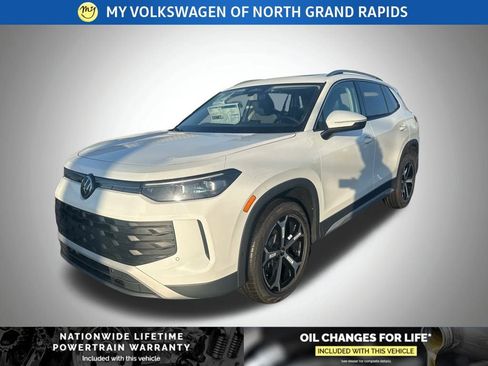 New 2026 Volkswagen Tiguan SE image 7